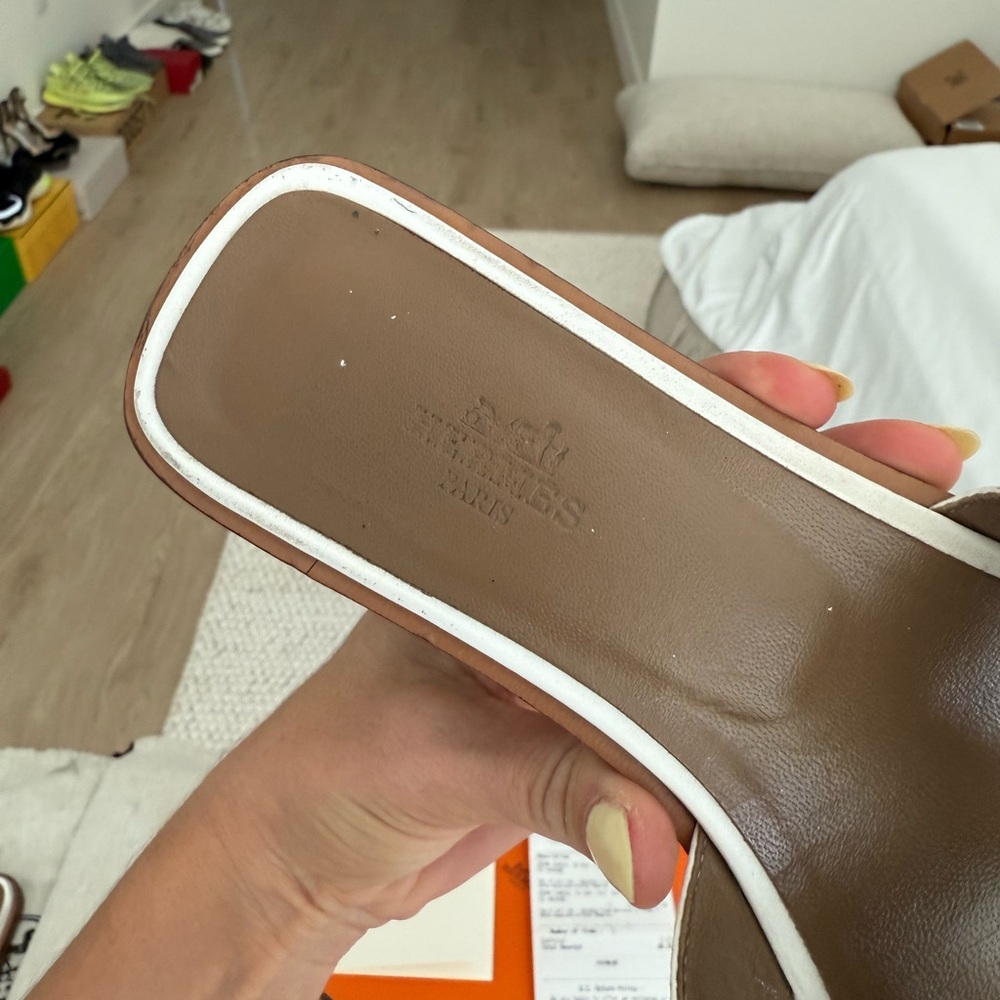 Hermes Oran White Slide Sandals 100% Authentic Pre-owned in Fair condition - Picture 9 of 13